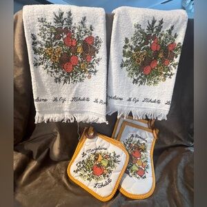 Vintage Corning Spice of Life Mushroom Oven Mitt Potholder and towel Set of 6